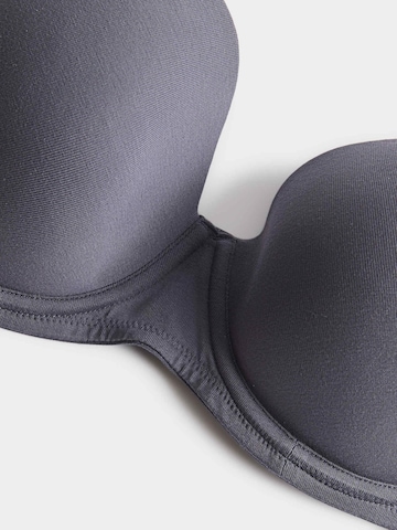 T-shirt Reggiseno di Marks & Spencer in grigio