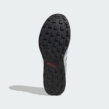 Chaussure de course 'Tracerocker 2.0' ADIDAS TERREX en gris