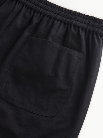 Regular Pantaloni de la Next pe negru