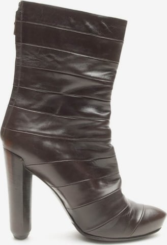 Louis Vuitton Dress Boots in 39,5 in Brown: front