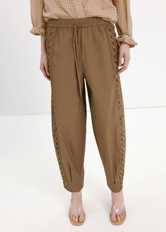 MANGO Дънки Tapered Leg Панталон 'Paola' в зелено: отпред