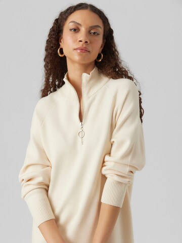Robes en maille 'Goldneedle' VERO MODA en blanc