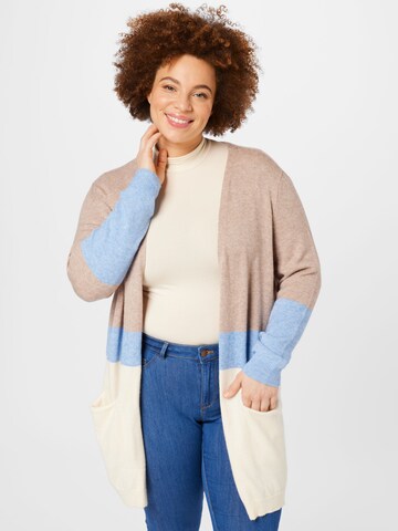 Cardigan ONLY Carmakoma en beige : devant