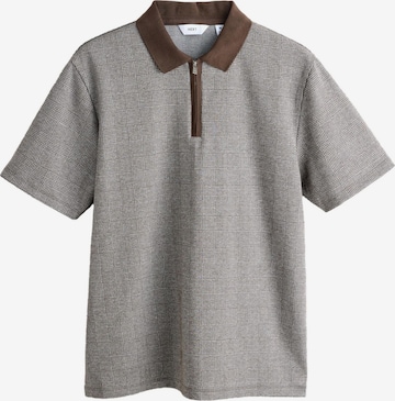 Tricou de la Next pe maro: față