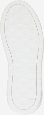 Calvin Klein Jeans حذاء رياضي بلا رقبة بلون أبيض