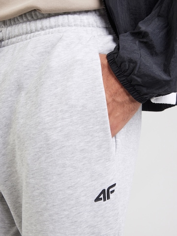 4F - Tapered Calças de desporto em cinzento