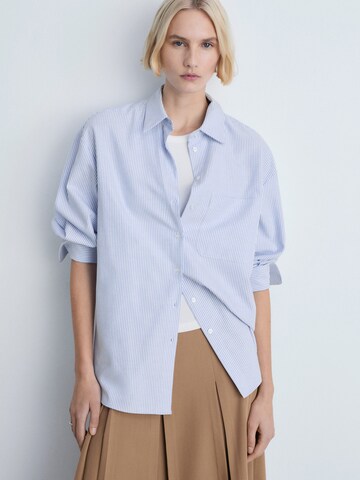 MANGO Blouse 'JUANY' in Blauw: voorkant