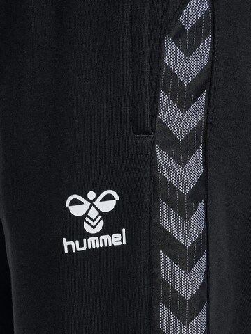 Hummel Skinny Sporthose in Schwarz
