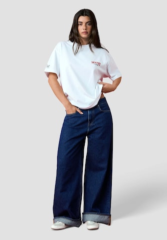 Red Bull Racing x Pepe Jeans - Camiseta 'PUERTA DEL SOL' en blanco