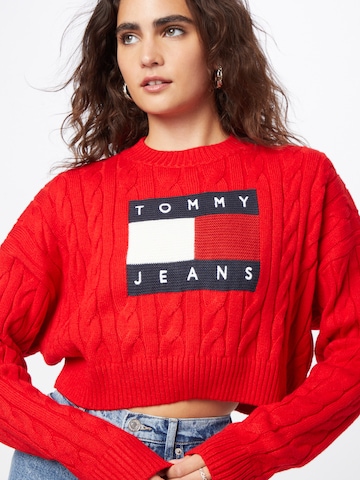 Tommy Jeans Sweater in Red