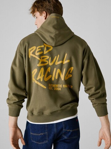 Red Bull Racing x Pepe Jeans Sweatshirt 'MARKER SCRIPT' in Groen: voorkant