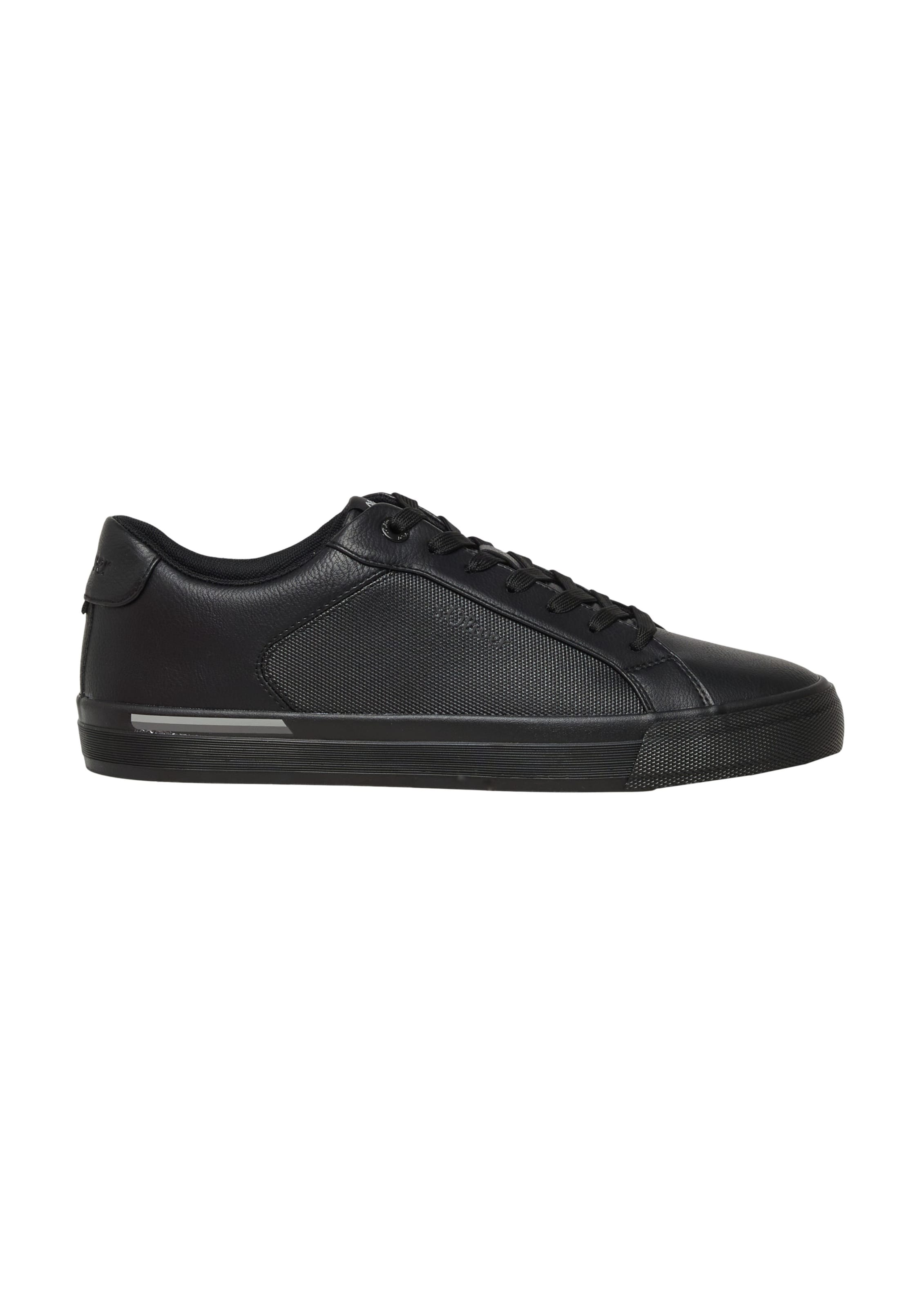 s.Oliver Sneakers in Schwarz: Vorderseite