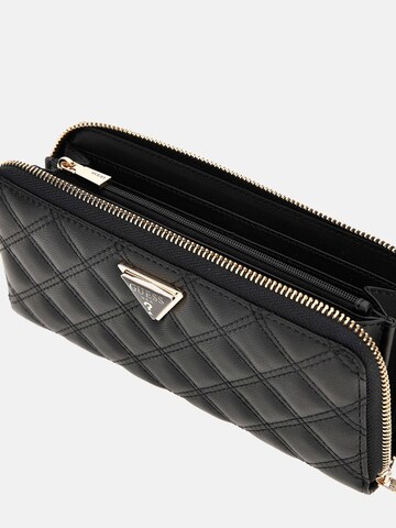 GUESS Portemonnaie 'Giully' in Schwarz
