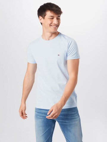 TOMMY HILFIGER - Ajuste estrecho Camiseta en azul: frente