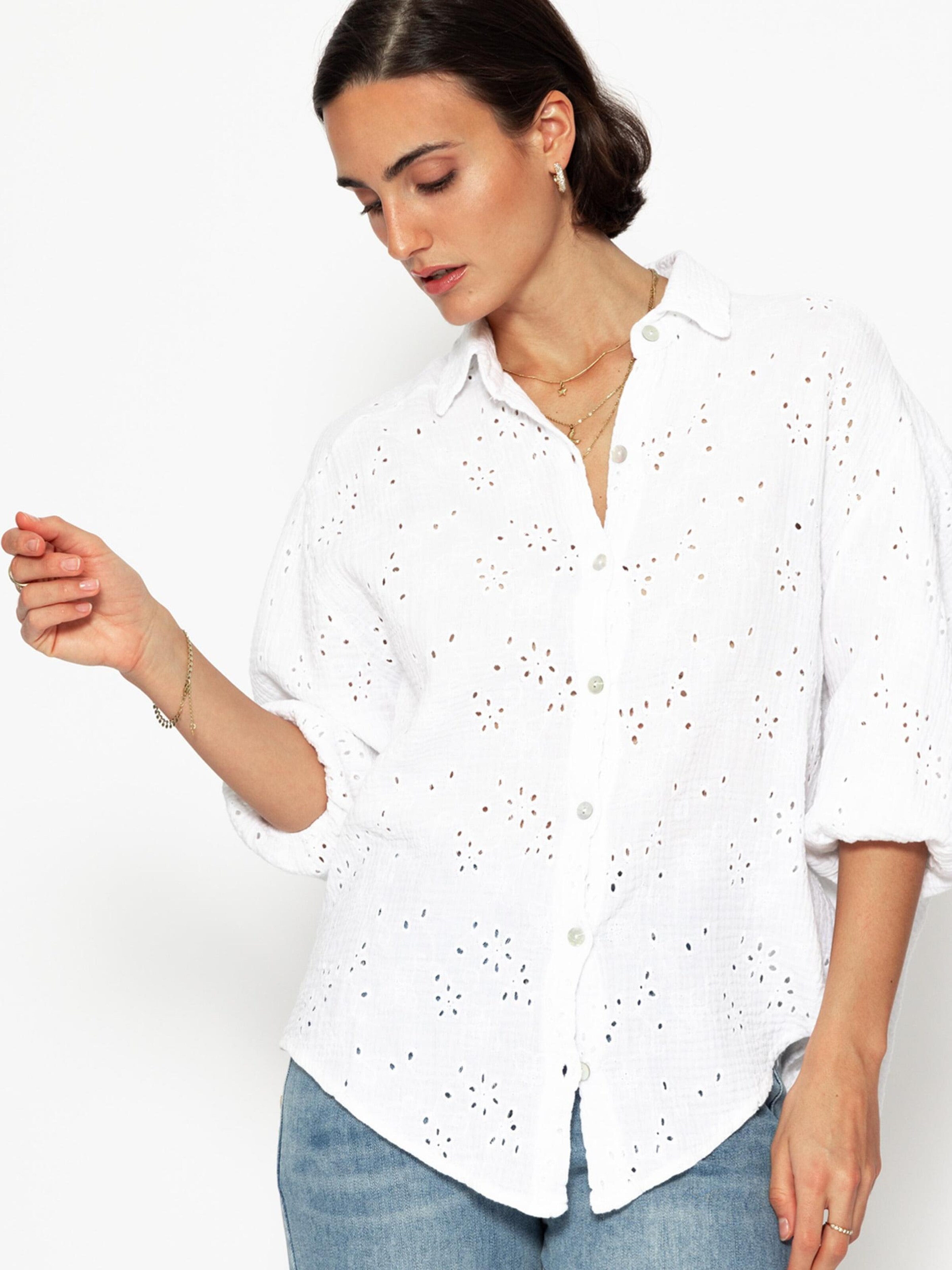 SASSYCLASSY Blouse in White