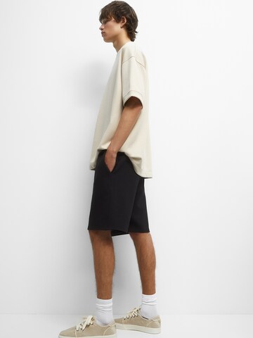Pull&Bear Loosefit Shorts in Schwarz