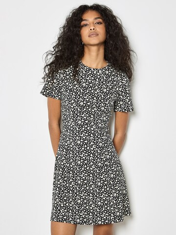 Robe ' ' Apricot en noir