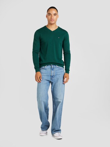 TOMMY HILFIGER Pulóver 'ESSENTIAL' - zöld