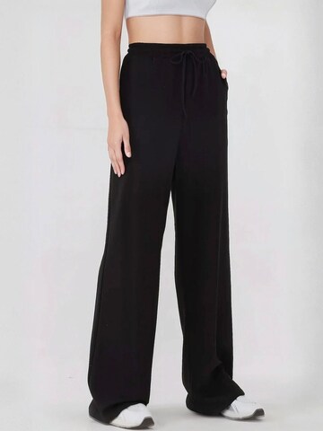 Hiccup Wide Leg Hose in Schwarz: Vorderseite