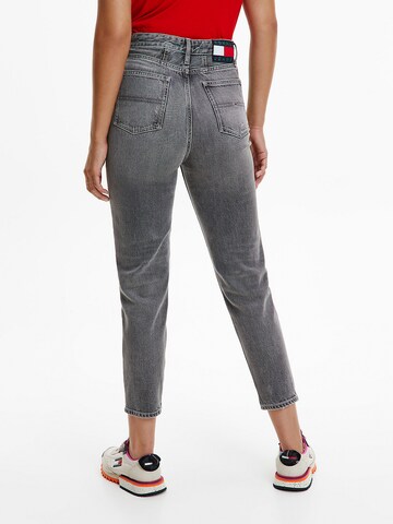 Tommy Jeans Tapered Jeans in Grey