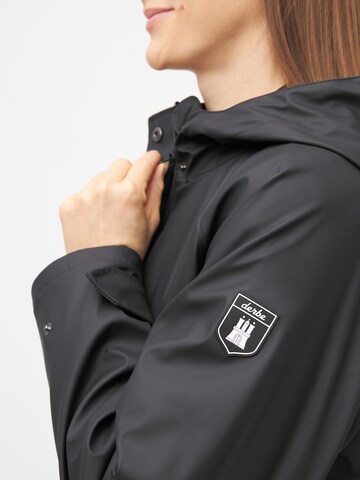 Derbe Regenjacke 'Traveby Friese Plain' in Schwarz