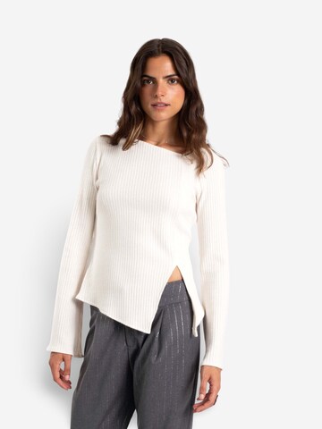 THE-ARE Pullover in Weiß