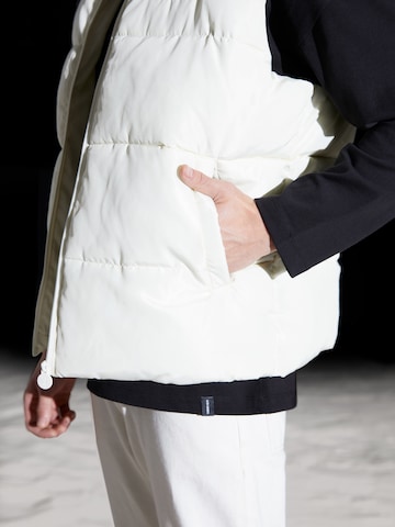 Gilet 'Yaren' VIERVIER en blanc