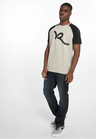 ROCAWEAR Majica 'Bigs' | siva barva
