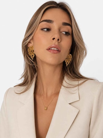 RteRme Náušnice 'Intertwined Hearts Gold Earrings' – zlatá: přední strana