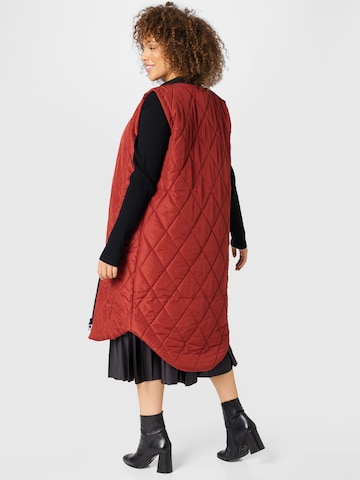 Gilet 'Carrot' ONLY Carmakoma en marron