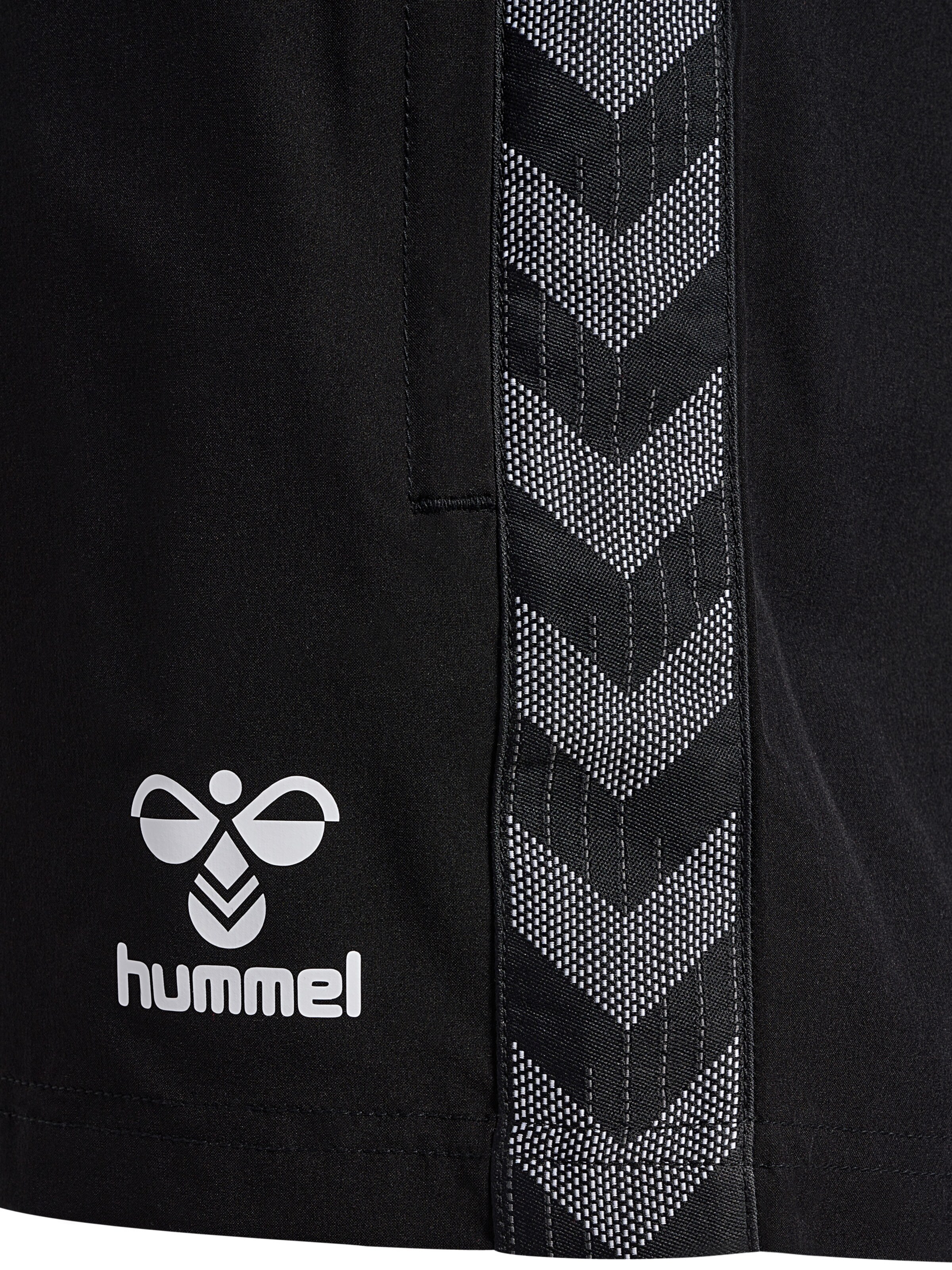 Hummel Regular Workout Pants in Black