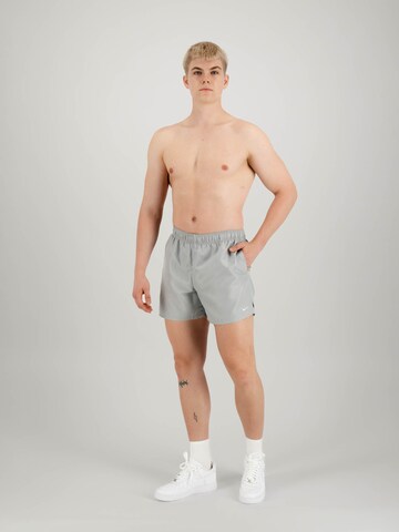 Nike Swim Regular Badeshorts ' Essential  ' in Grau