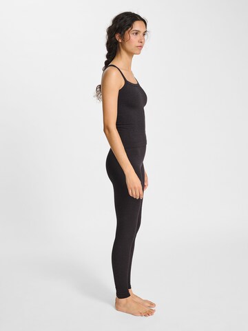 Hummel Skinny Sports trousers in Black