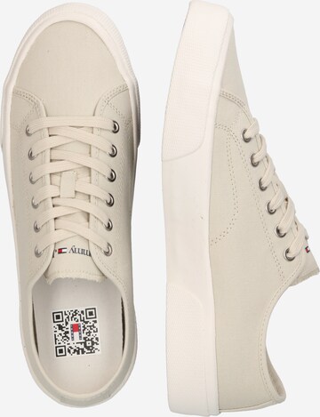 Sneaker low de la Tommy Jeans pe gri