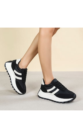 Ital-Design Sneaker in Schwarz: Vorderseite