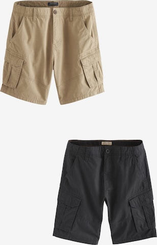 Pantalon cargo Next en beige : devant