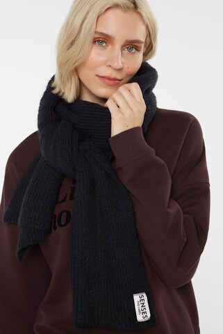 SENSES.THE LABEL Scarf in Blue: front