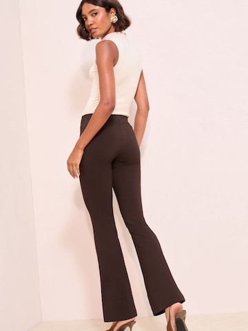 Friends Like TheseFlared/zvonoliki kroj Hlače - smeđa boja