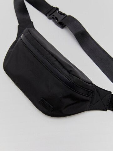 Pull&Bear Fanny Pack in Black