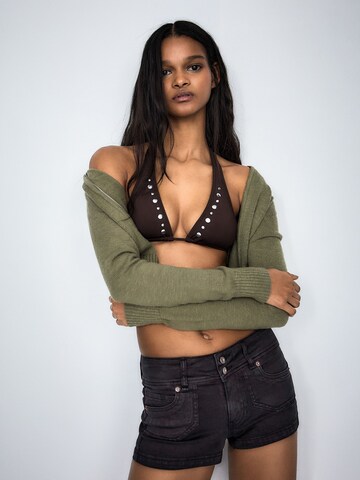 Bershka Szabványos Farmer - fekete