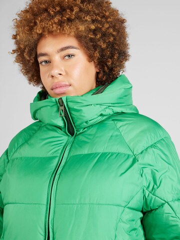 Veste d’hiver 'ASTA' ONLY Carmakoma en vert