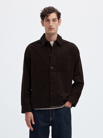 SELECTED - Ajuste regular Camisa en marrón: frente
