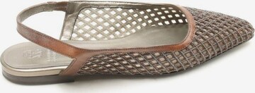 Brunello Cucinelli Flats & Loafers in 39 in Brown: front