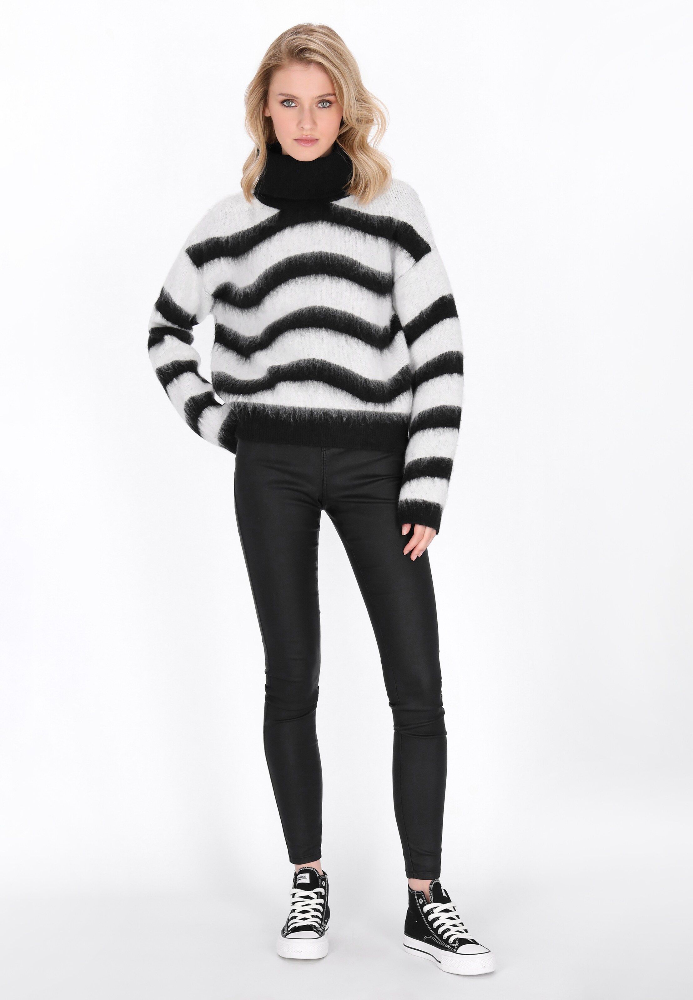 myMo ROCKS Pullover in Schwarz