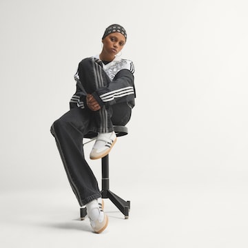 juoda ADIDAS ORIGINALS Standartinis Džinsai 'Firebird'