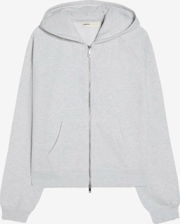 Bershka Collegetakki värissä harmaa: etupuoli
