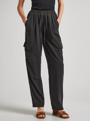 Pepe Jeans Regular Cargo Pants in Grey: front