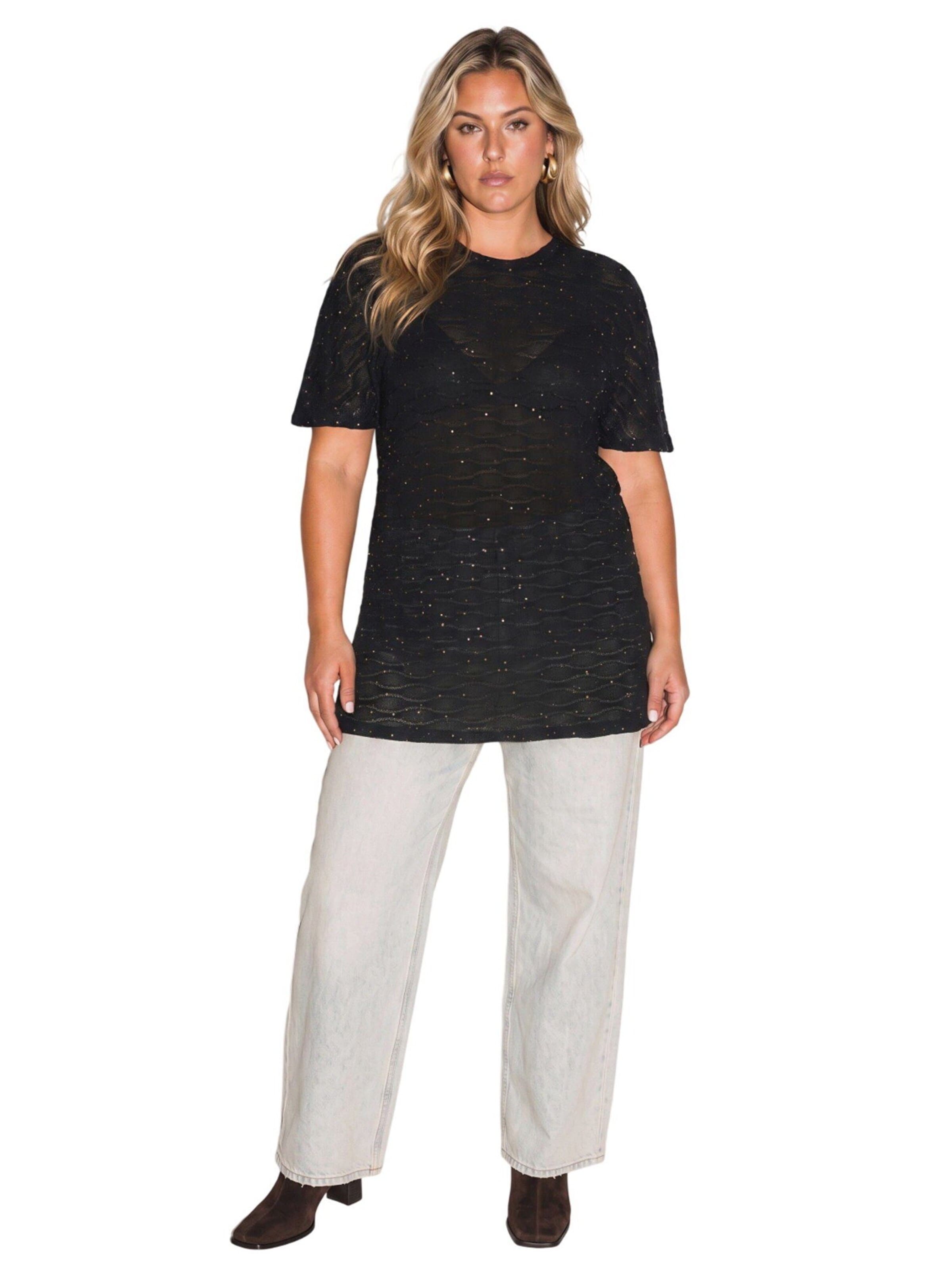 Shape Of You Blouse in Black