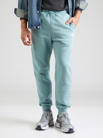 Nike Sportswear Tapered Παντελόνι 'CLUB' σε πράσινο: μπροστά