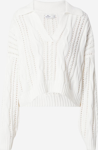 HOLLISTER Sweater in White: front